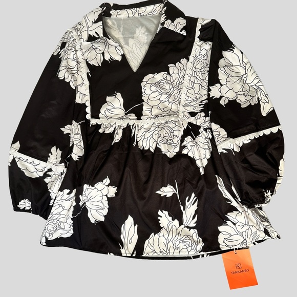 Elegant Black and White Floral Blouse - Picture 7 of 9